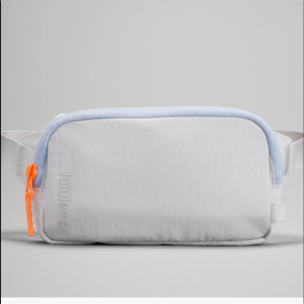 LULULEMON Everywhere Bag-Mini $48
